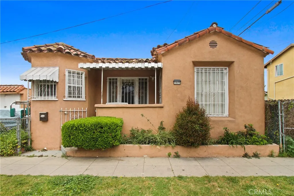 159 E 105th Street, Los Angeles, California 90003 home-pic-0